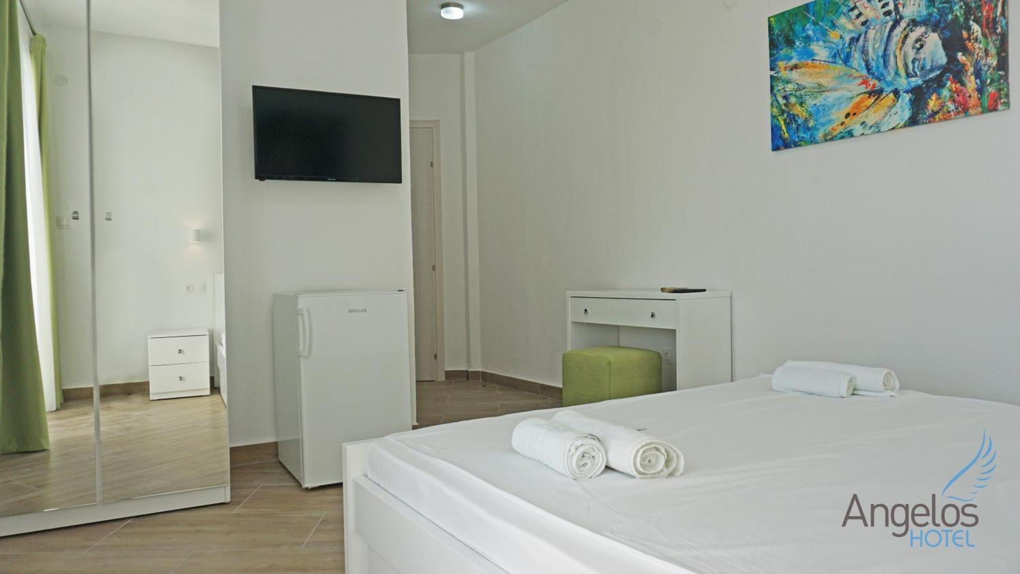 Angelos Hotel Ormos Panagias Buitenkant foto