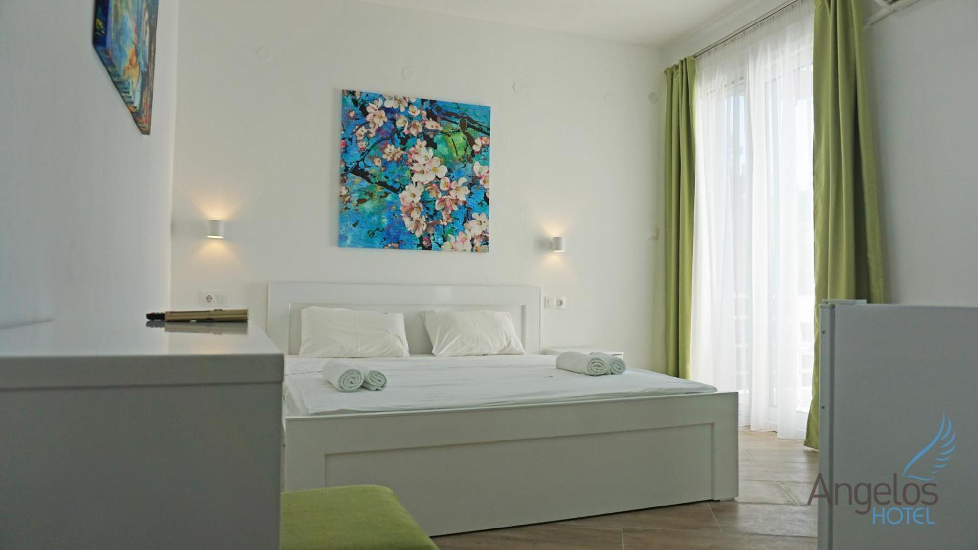 Angelos Hotel Ormos Panagias Buitenkant foto