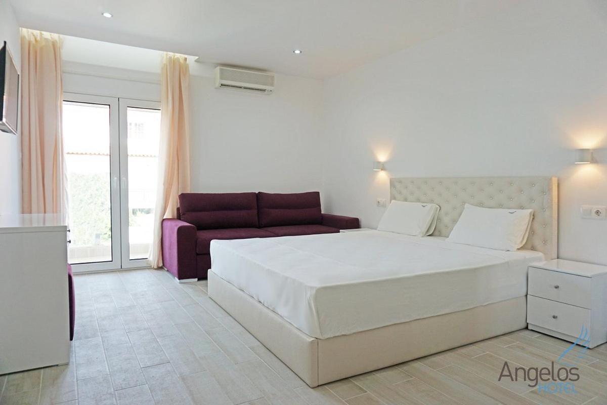 Angelos Hotel Ormos Panagias Buitenkant foto